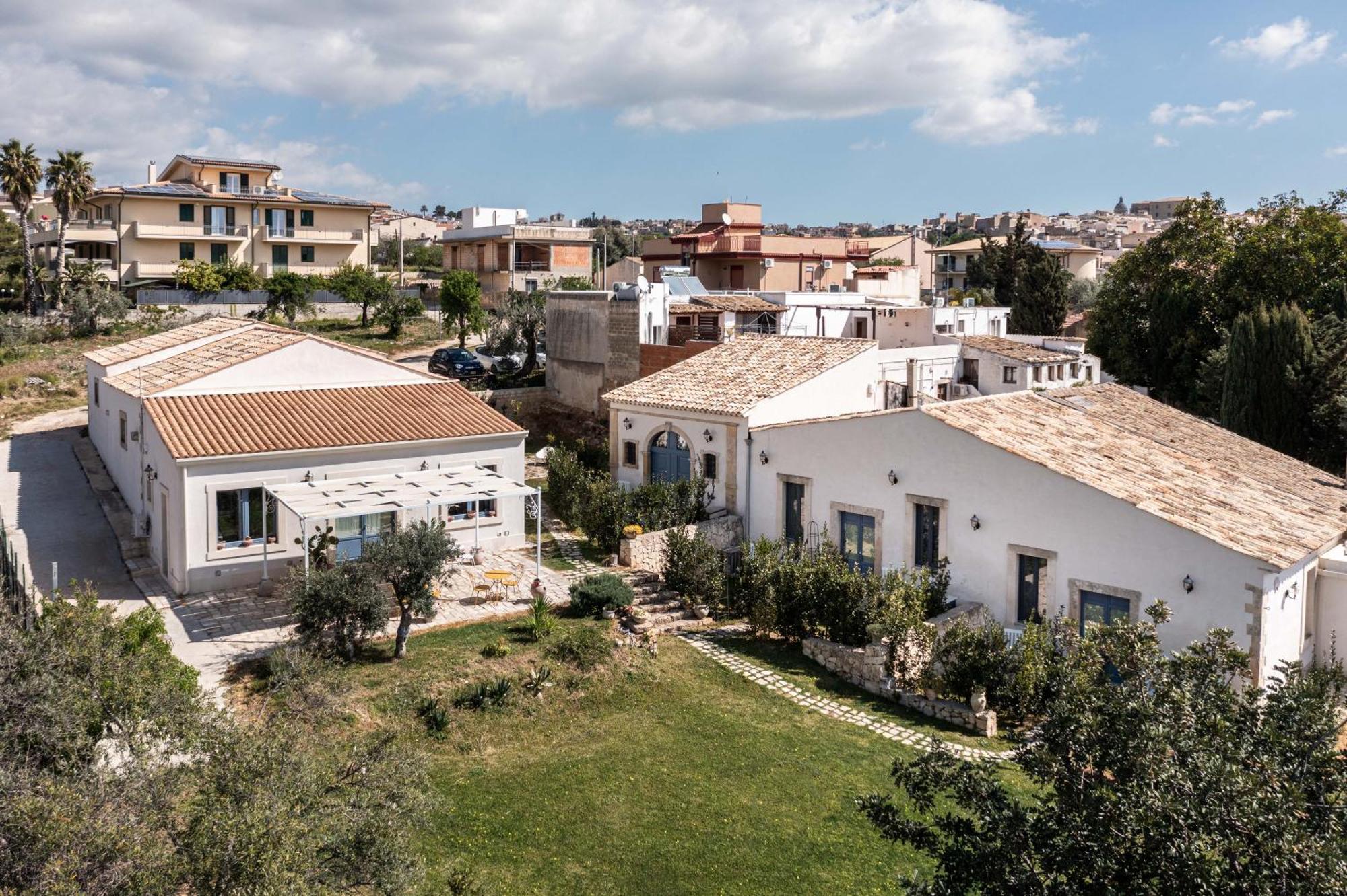 Bed and Breakfast Michael Garden à Noto Extérieur photo