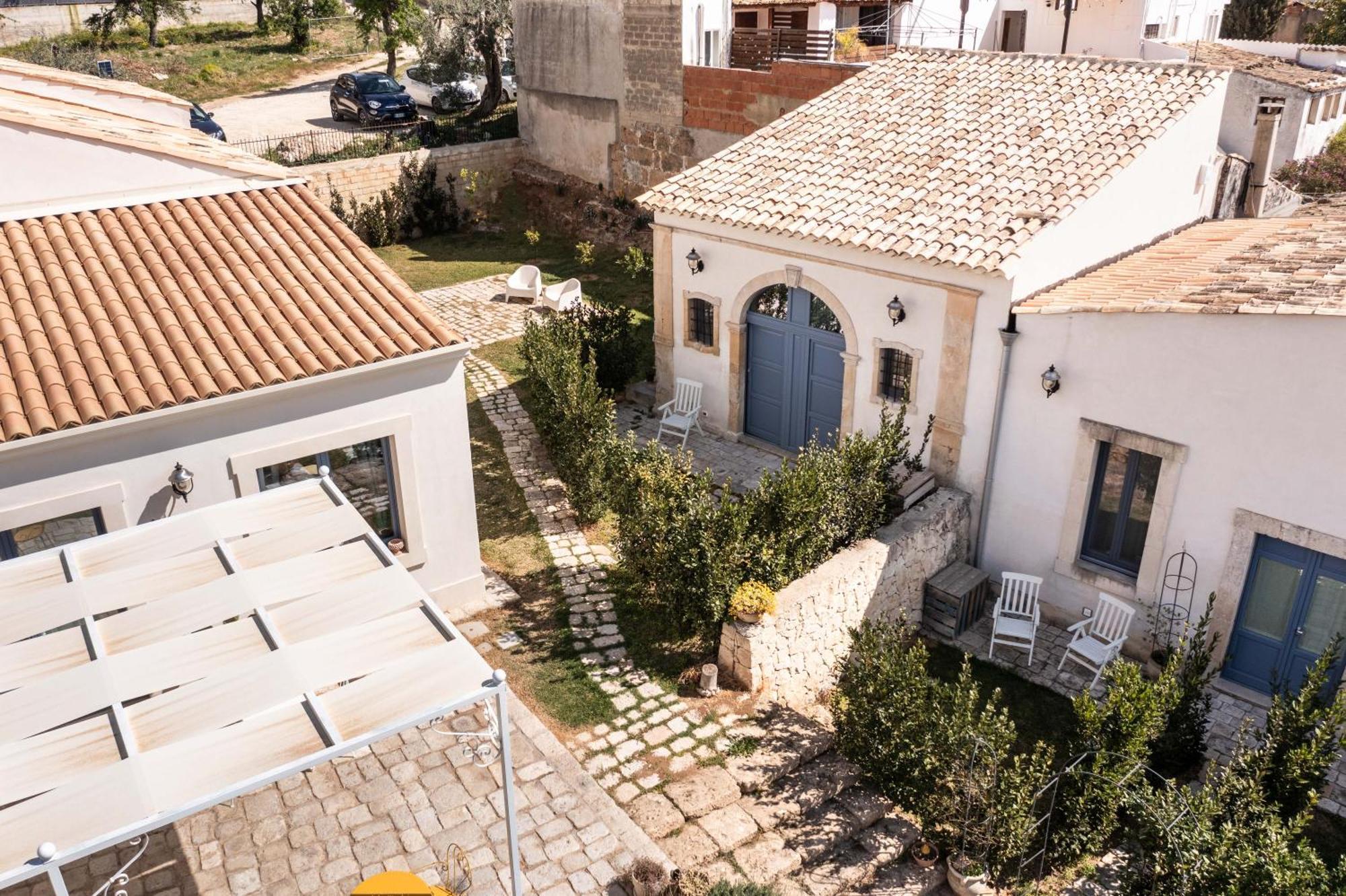 Bed and Breakfast Michael Garden à Noto Extérieur photo