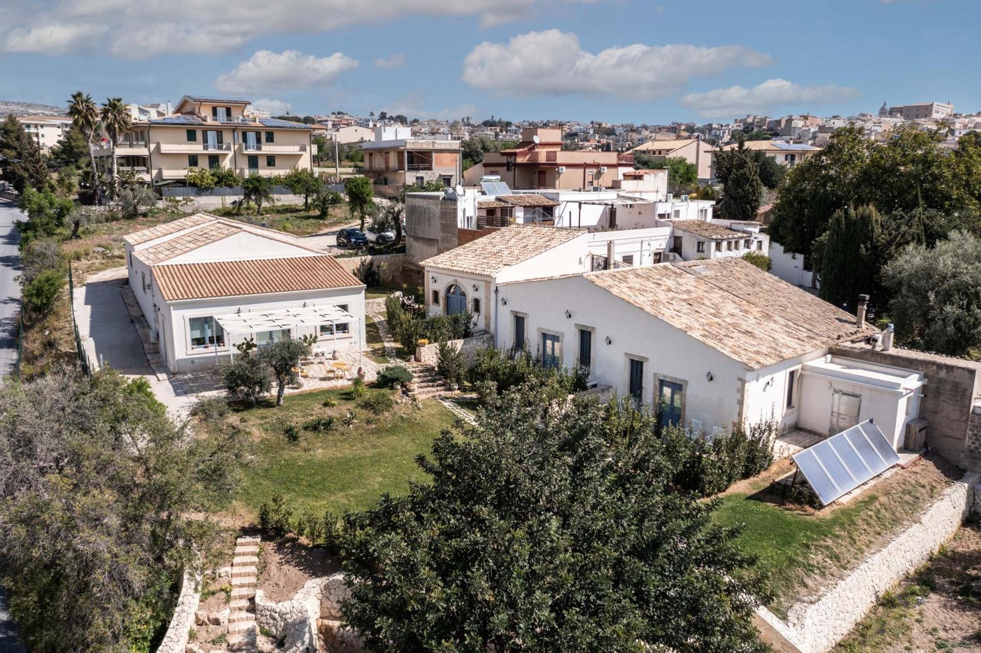 Bed and Breakfast Michael Garden à Noto Extérieur photo